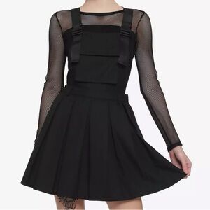 Hot Topic Black Cargo Pleated Skirtall